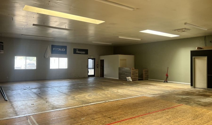 653 River St, Elko, NV 89801 - 0 Beds, 2 Bath