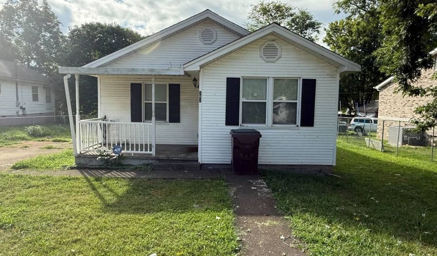 141 W Howe St, Alcoa, TN 37701 - 3 Beds, 2 Bath