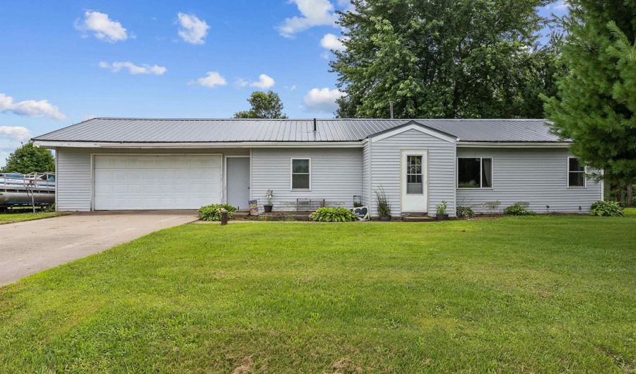 3135 115TH St, Riverside, IA 52327 - 3 Beds, 2 Bath