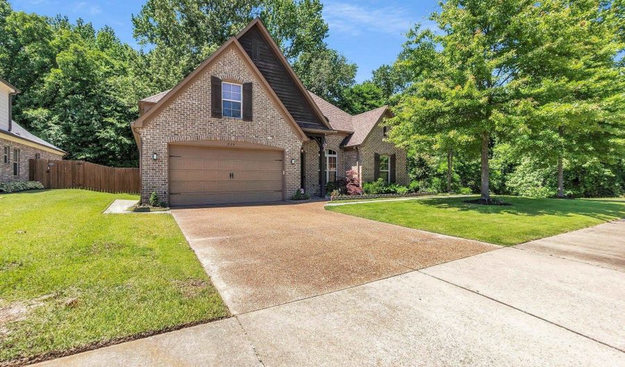 3261 RICHLAND VIEW Ln, Bartlett, TN 38133 - 5 Beds, 3 Bath