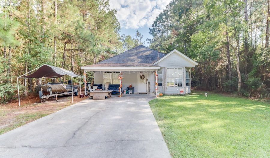 6141 W Jackson St, Bay St. Louis, MS 39520 - 3 Beds, 2 Bath
