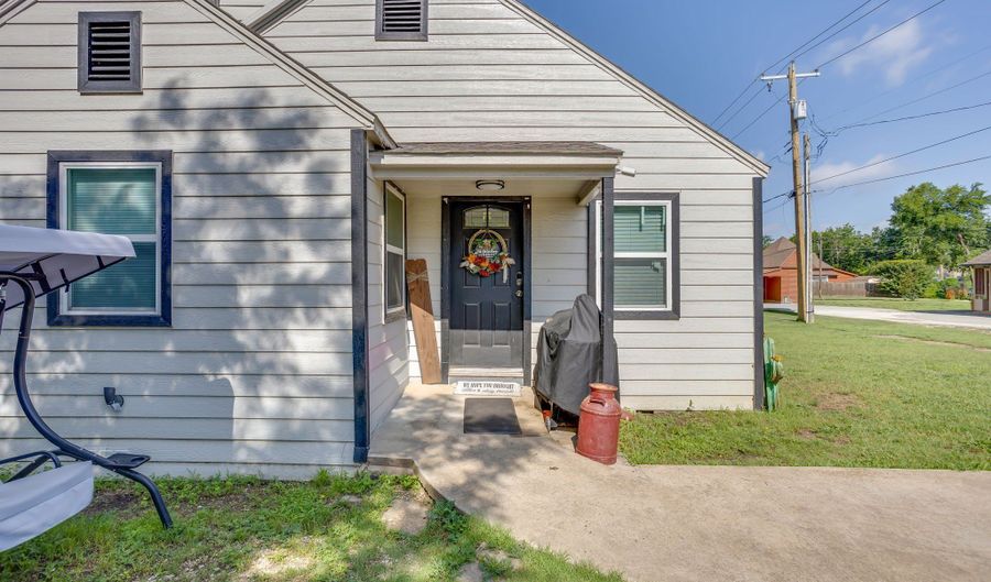 109 W Purdom Ave, Alvarado, TX 76009 - 4 Beds, 3 Bath