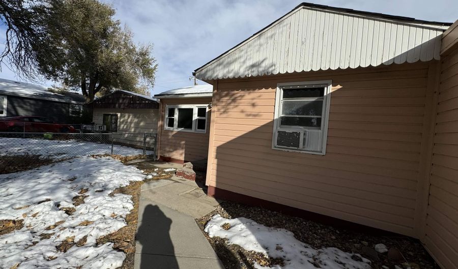 925 N Washington St, Casper, WY 82601 - 2 Beds, 1 Bath