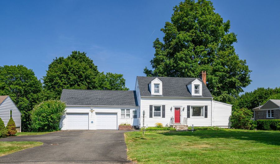 19 Valerie Ln, Danbury, CT 06811 - 3 Beds, 2 Bath