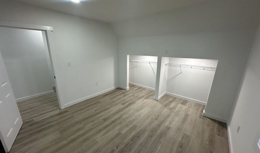 408 L St, Bedford, IN 47421 - 4 Beds, 4 Bath