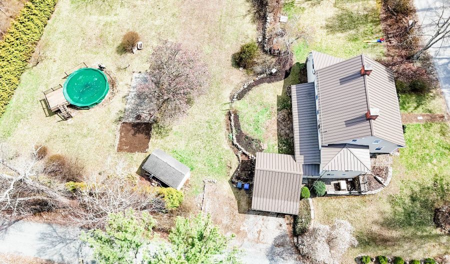 49 Bennett Pond Rd, Canterbury, CT 06331 - 4 Beds, 3 Bath