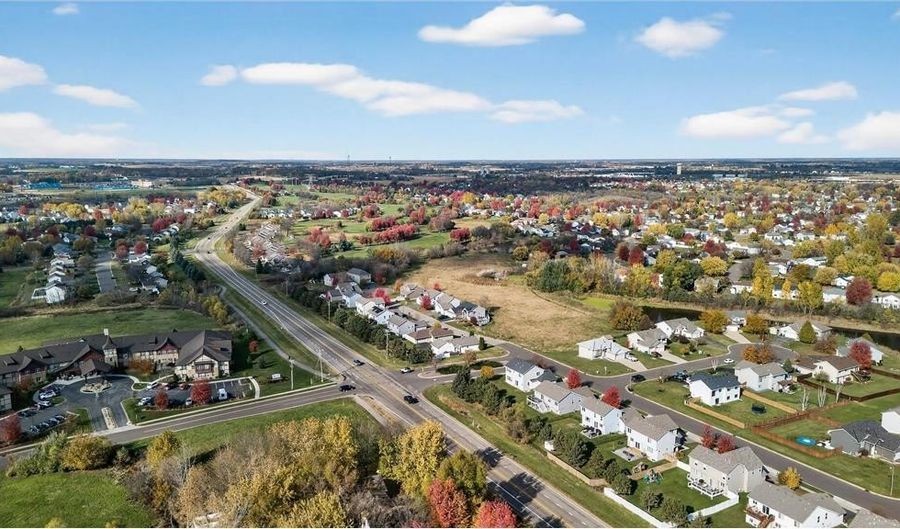 10688 51st St NE, Albertville, MN 55301 - 5 Beds, 3 Bath