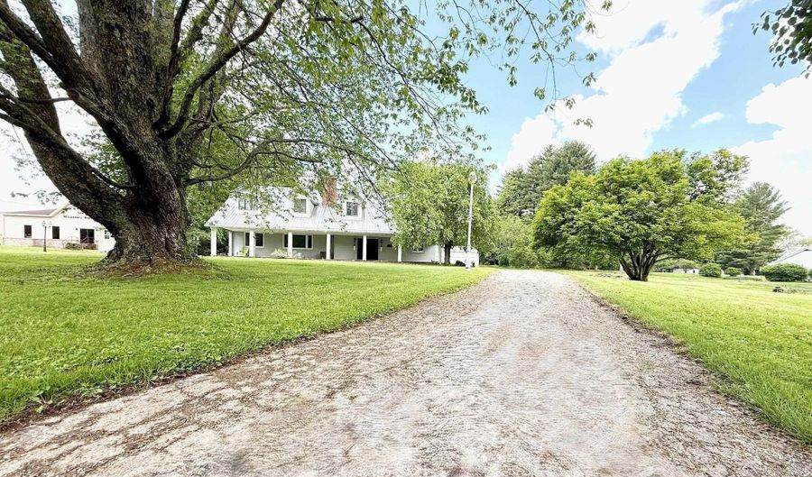3621 Tunnelton Rd, Bedford, IN 47421 - 4 Beds, 3 Bath