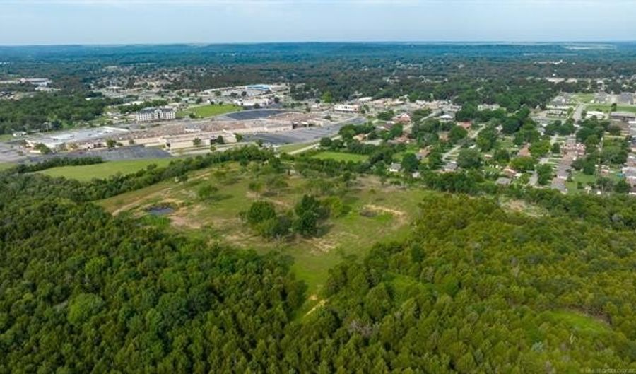 2 SE Barnett Ave, Bartlesville, OK 74006 - 0 Beds, 0 Bath
