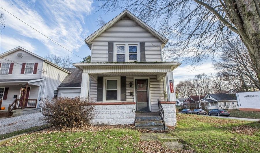 239 W State St, Barberton, OH 44203 - 3 Beds, 1 Bath