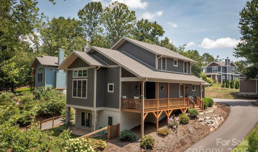 11 Elkmont Dr, Asheville, NC 28804 - 4 Beds, 4 Bath