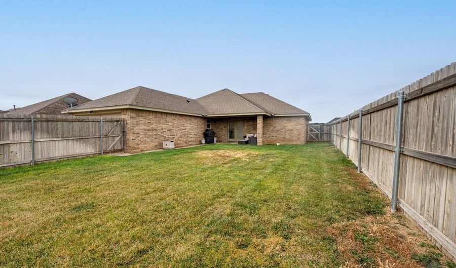 8109 KNOXVILLE Dr, Amarillo, TX 79118 - 3 Beds, 2 Bath
