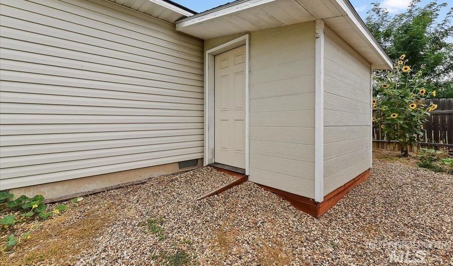 11803 Penobscot St, Caldwell, ID 83605 - 3 Beds, 2 Bath