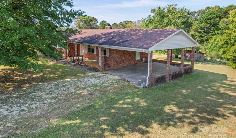 2318 Doul Mountain Rd, Asheboro, NC 27205 - 3 Beds, 2 Bath