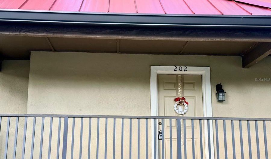 216 AFTON Sq 202, Altamonte Springs, FL 32714 - 2 Beds, 1 Bath