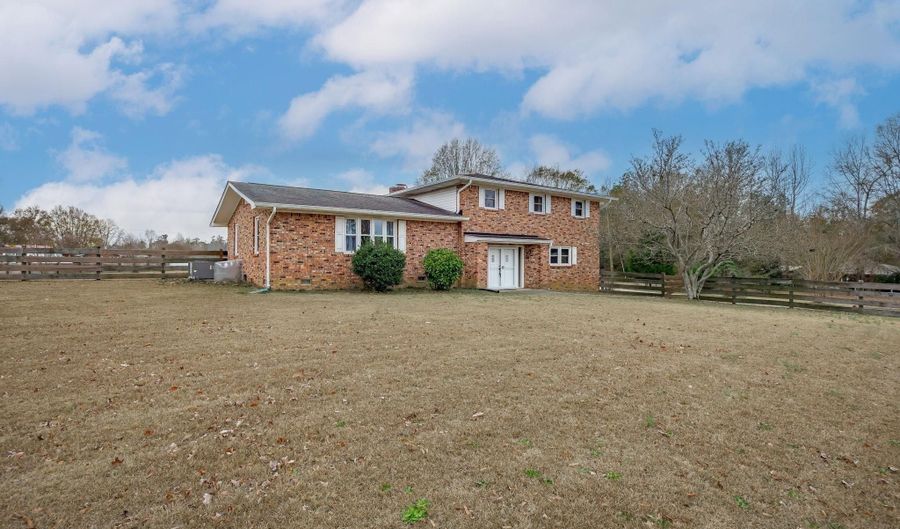 560 Edisto Dr, Batesburg, SC 29006 - 3 Beds, 3 Bath