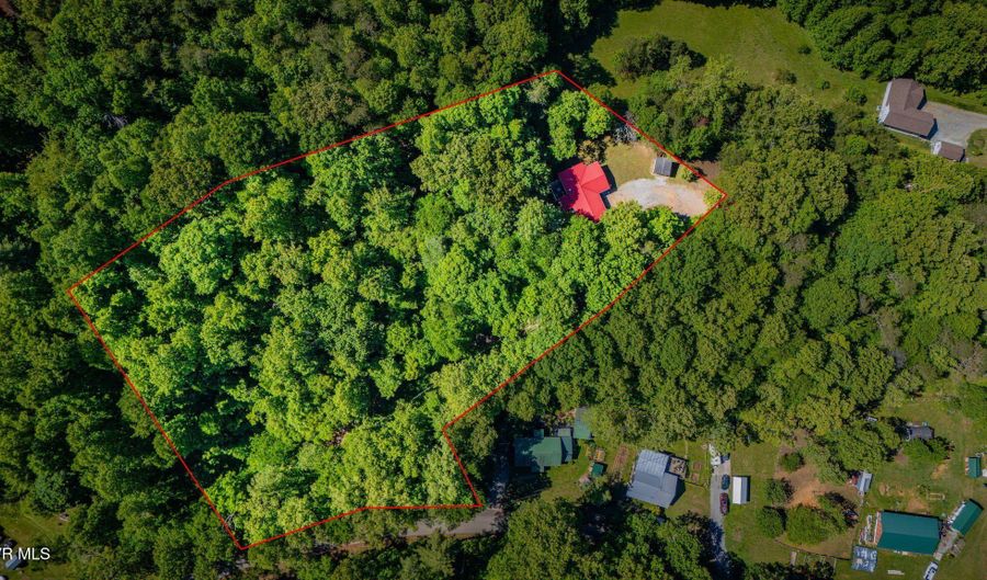 1285 Frank Roberts Rd, Afton, TN 37616 - 3 Beds, 2 Bath