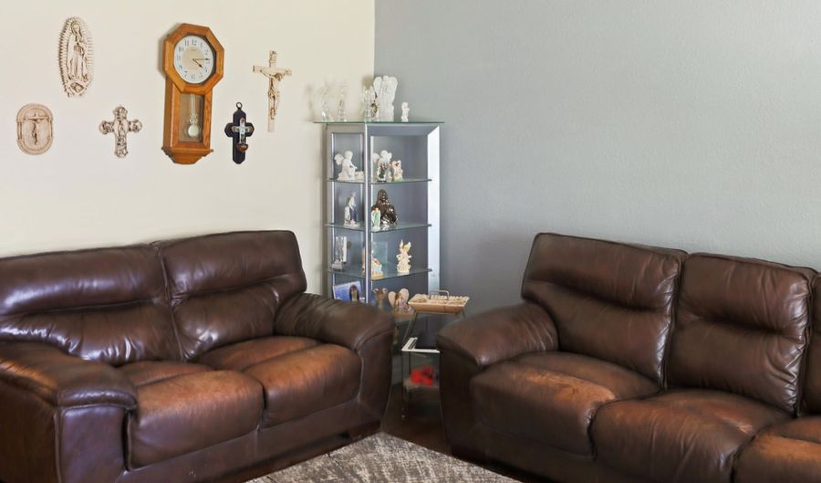 626 NE 16th Ave, Aberdeen, SD 57401 - 4 Beds, 3 Bath