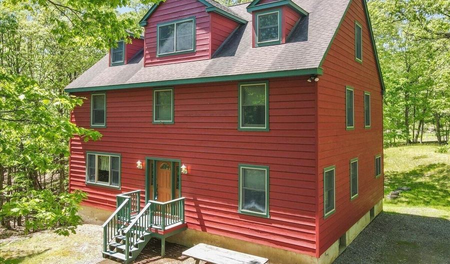 132 Reynolds Rd, Albrightsville, PA 18210 - 5 Beds, 3 Bath