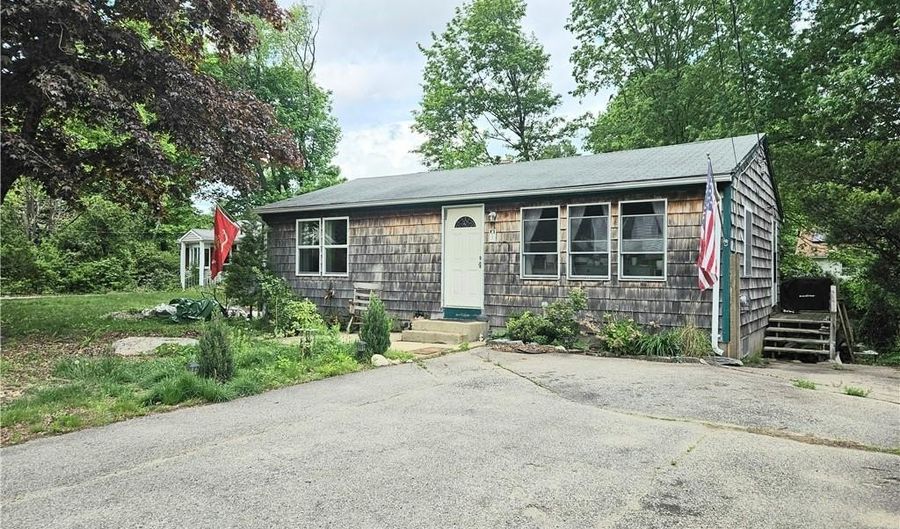 5 Martin St, Coventry, RI 02816 - 2 Beds, 1 Bath