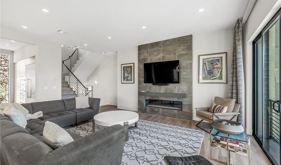 406 Solitude Peak Ln, Henderson, NV 89012 - 2 Beds, 3 Bath