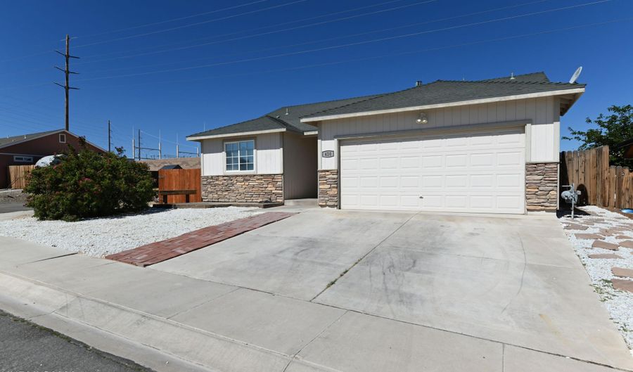420 Fort Sutter Blvd, Fernley, NV 89408 - 3 Beds, 2 Bath