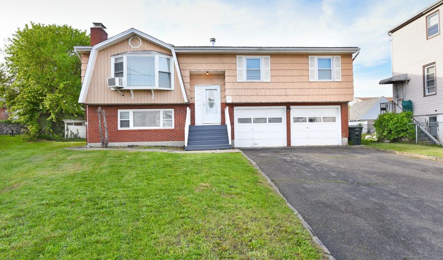 110 Quince St, Bridgeport, CT 06606 - 3 Beds, 3 Bath