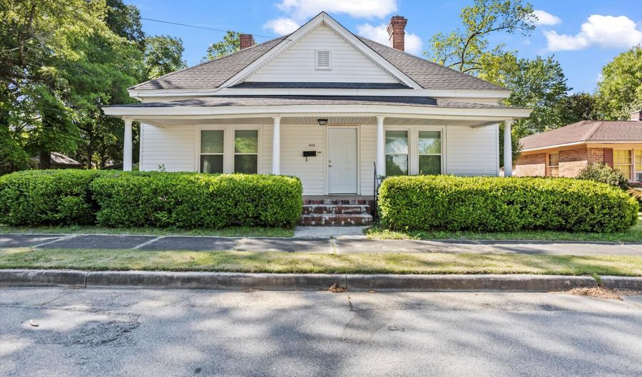444 Academy St, Barnwell, SC 29812 - 3 Beds, 2 Bath