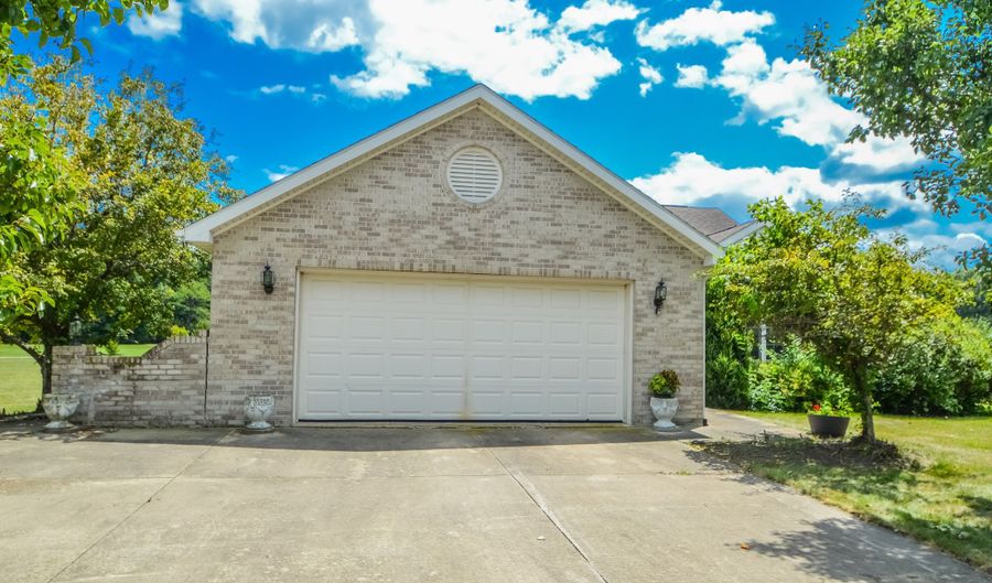 1190 E Case Blvd, Albany, IN 47320 - 3 Beds, 2 Bath
