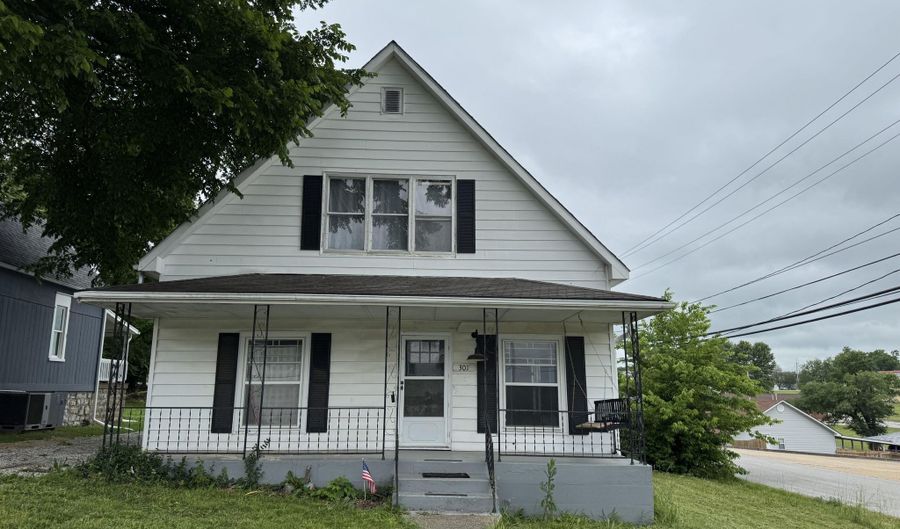 301 E Webster Ave, Ava, MO 65608 - 3 Beds, 2 Bath