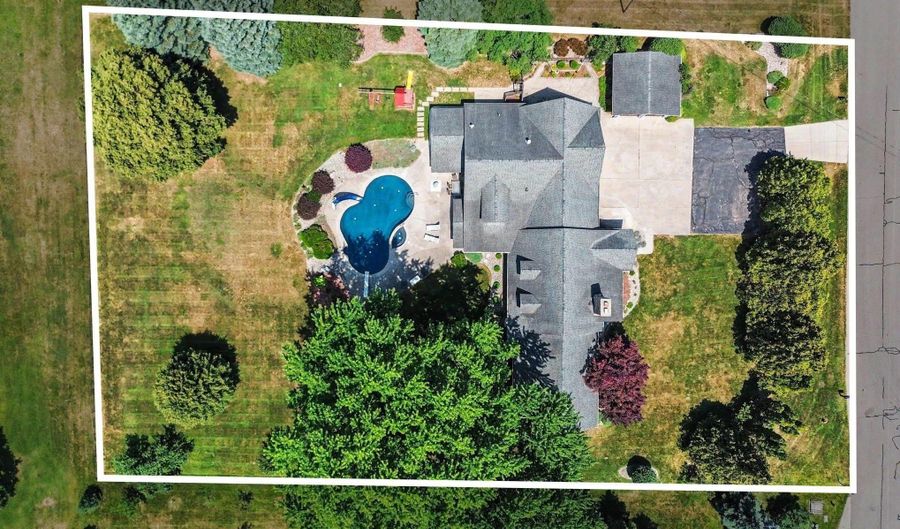 115 Golfside Dr, Alma, MI 48801 - 6 Beds, 6 Bath