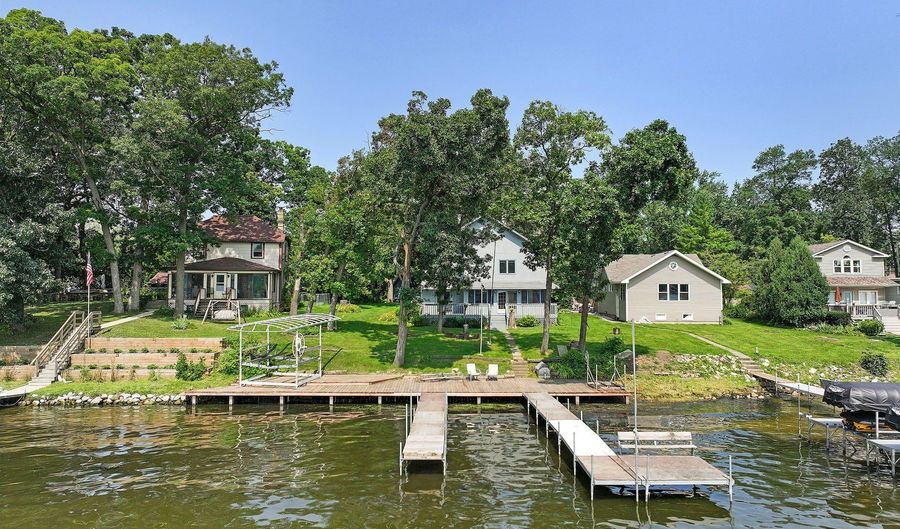 42385 N Woodbine Ave, Antioch, IL 60002 - 3 Beds, 3 Bath