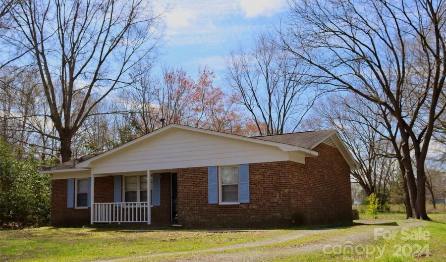 209 Old Williams Rd, Wingate, NC 28174 - 3 Beds, 2 Bath