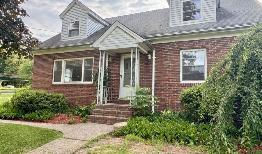 160 Wolcott St, Bristol, CT 06010 - 4 Beds, 3 Bath