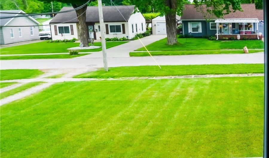 2007 W 59th St, Ashtabula, OH 44004 - 2 Beds, 1 Bath