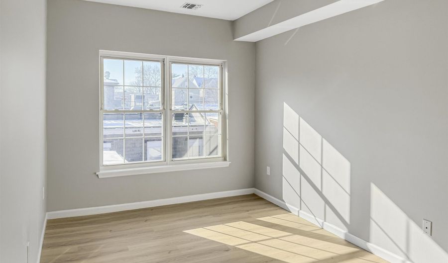 729-731 BROADWAY 2, Bayonne, NJ 07002 - 2 Beds, 1 Bath