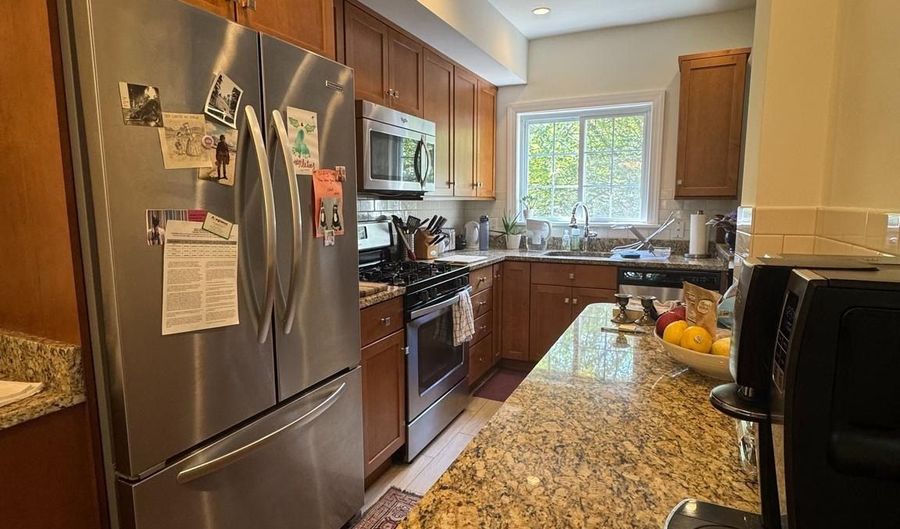 3450 GUNSTON Rd, Alexandria, VA 22302 - 2 Beds, 1 Bath