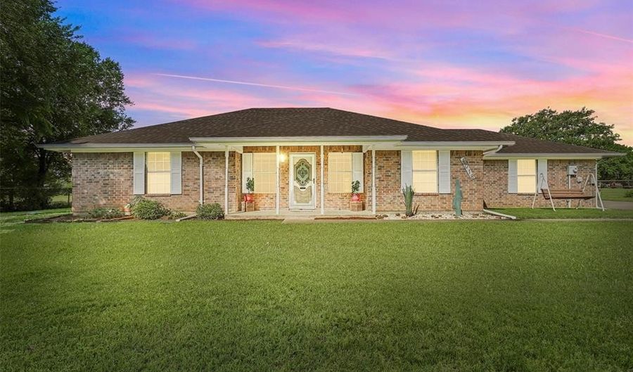 4018 Oakview Cir, Alvarado, TX 76009 - 3 Beds, 2 Bath
