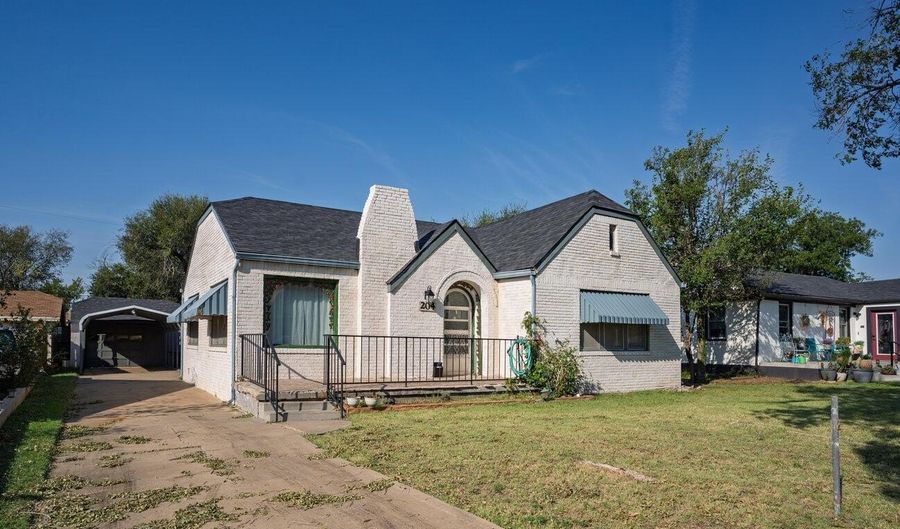 204 ARCH Ter, Amarillo, TX 79106 - 2 Beds, 1 Bath
