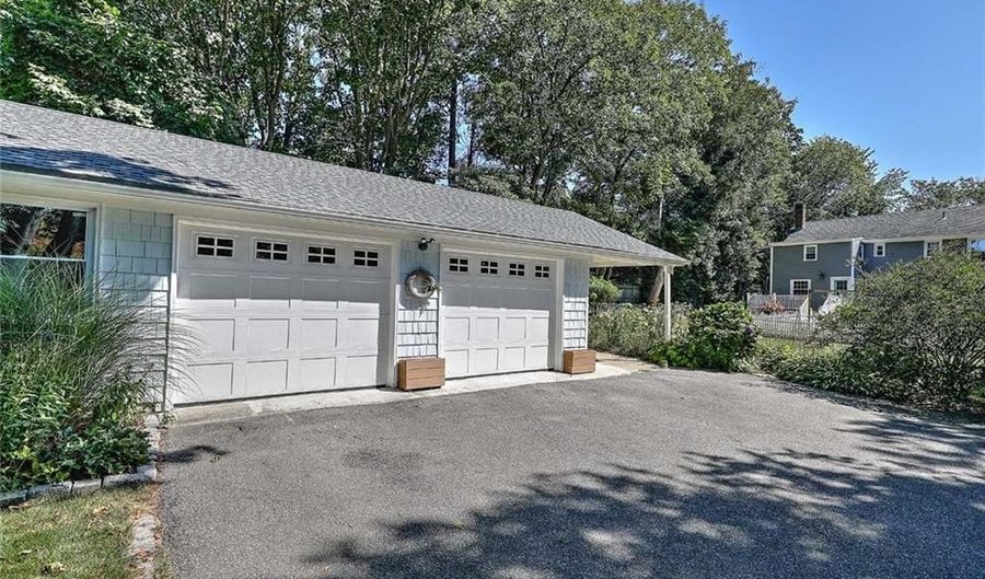 1216 E Main Rd, Middletown, RI 02842 - 4 Beds, 3 Bath