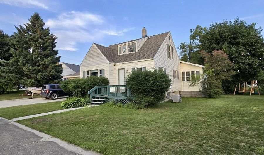 1102 S Fifth Ave, Alpena, MI 49707 - 3 Beds, 3 Bath