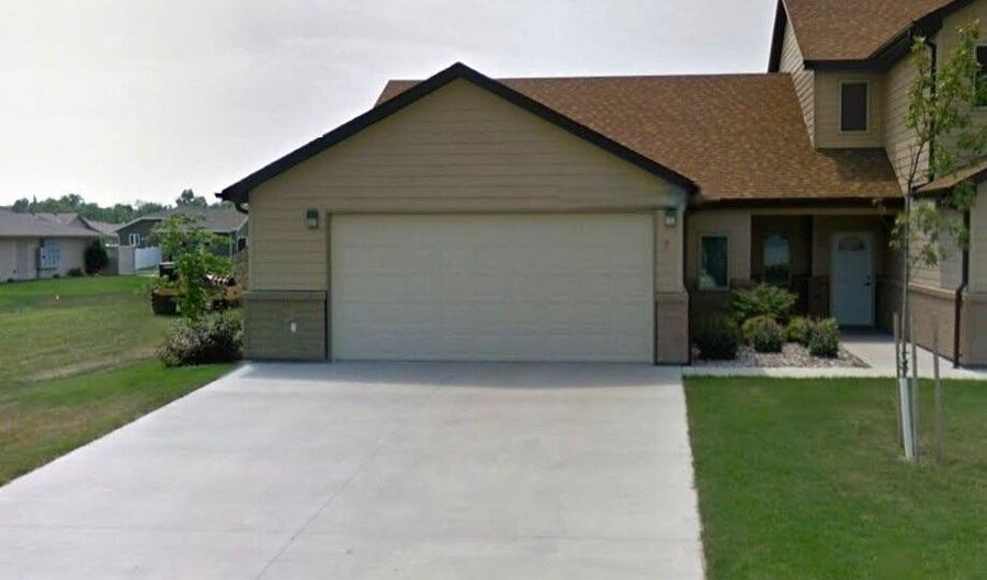 1916 Prospect, Aberdeen, SD 57401 - 2 Beds, 2 Bath