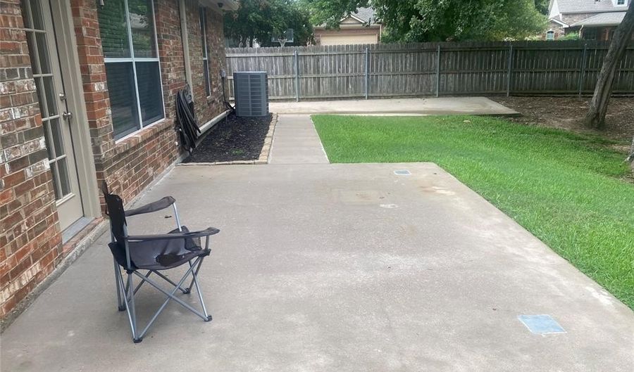 2230 Creek Side Dr, Weatherford, TX 76087 - 3 Beds, 2 Bath