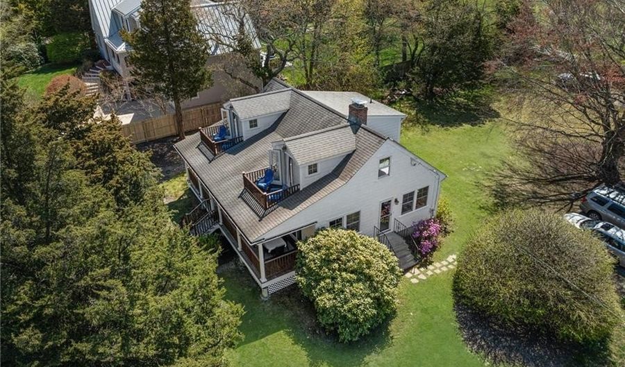 153 Hamilton Ave, Jamestown, RI 02835 - 5 Beds, 2 Bath