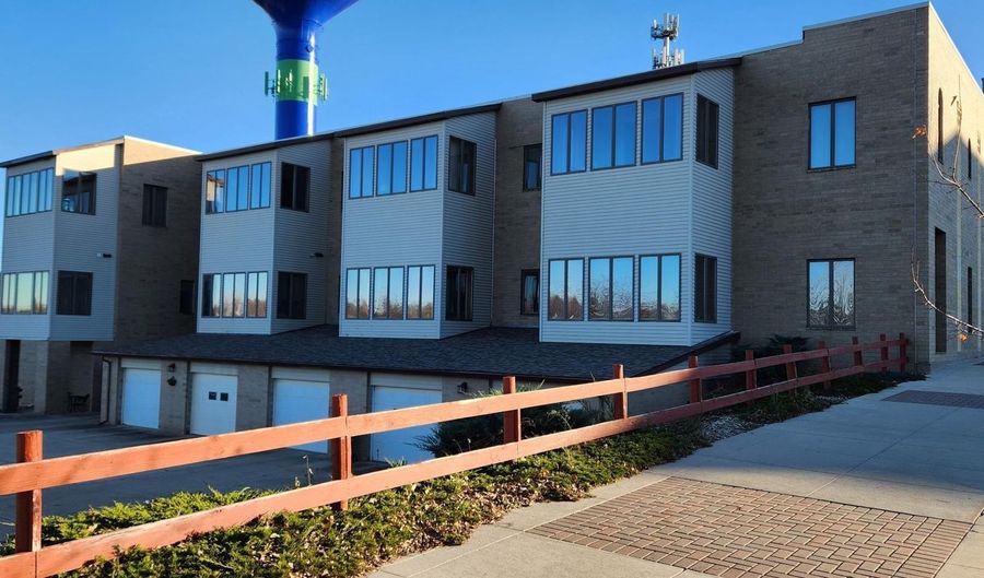 212 Broadway Ave N C1, Albert Lea, MN 56007 - 2 Beds, 2 Bath