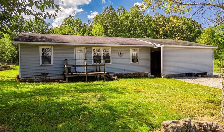 3385 Dennis Corinth Rd, Auburn, KY 42206 - 3 Beds, 1 Bath