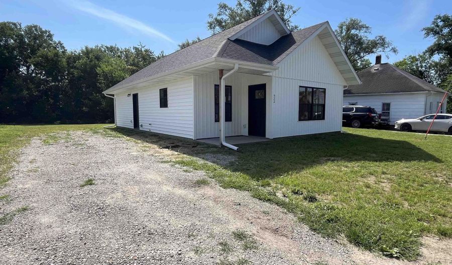 522 S 3rd St, Albia, IA 52531 - 2 Beds, 2 Bath