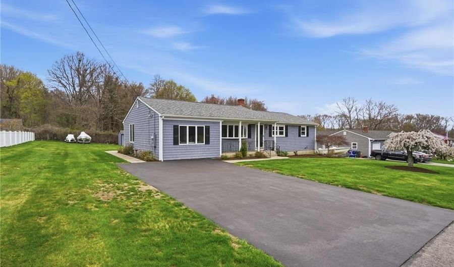 49 Roosevelt Dr, Bristol, RI 02809 - 3 Beds, 1 Bath