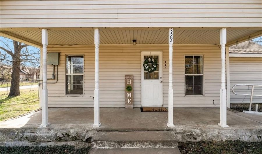 327 E Mulberry St, Alma, AR 72921 - 2 Beds, 2 Bath