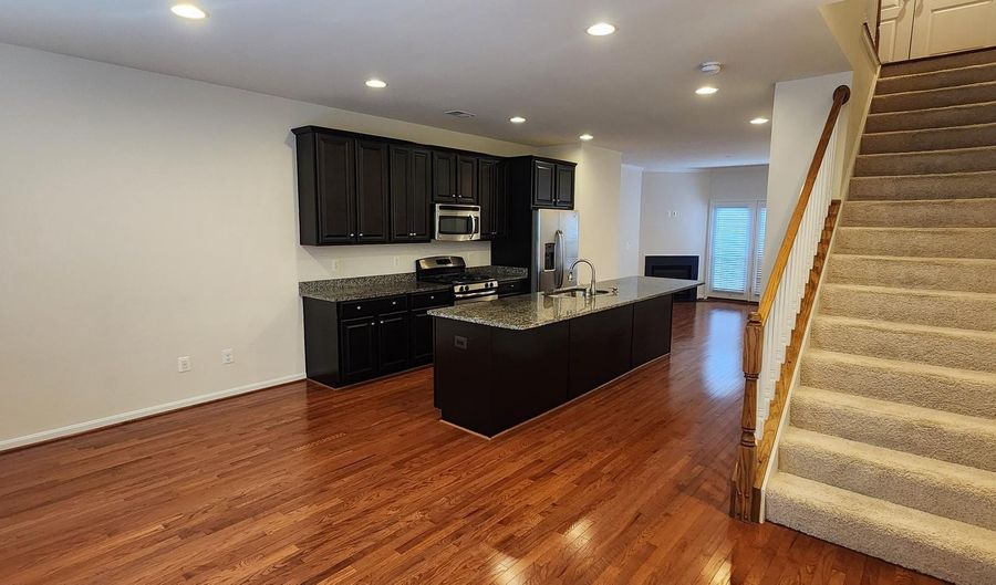 21764 HARROUN Ter, Ashburn, VA 20147 - 3 Beds, 4 Bath